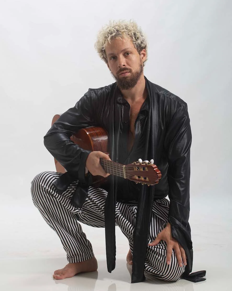 Café Capô une shows intimistas e jantares autorais no centro de SP