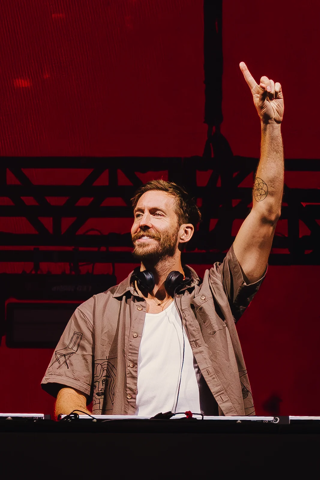 Calvin Harris faz história e transforma Rock in Rio em pista de dança