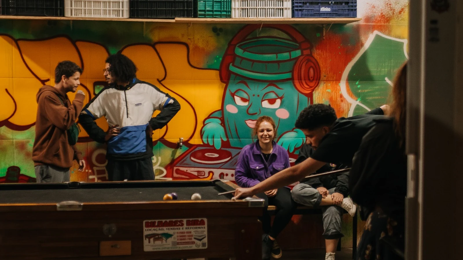 cervejaria na barra funda reune bilhar drinques com cynar e vinil featured