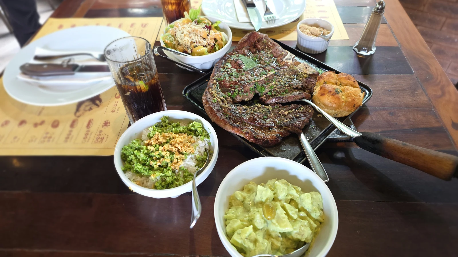 churrasco de igreja o segredo do corte que une tres carnes no osso featured