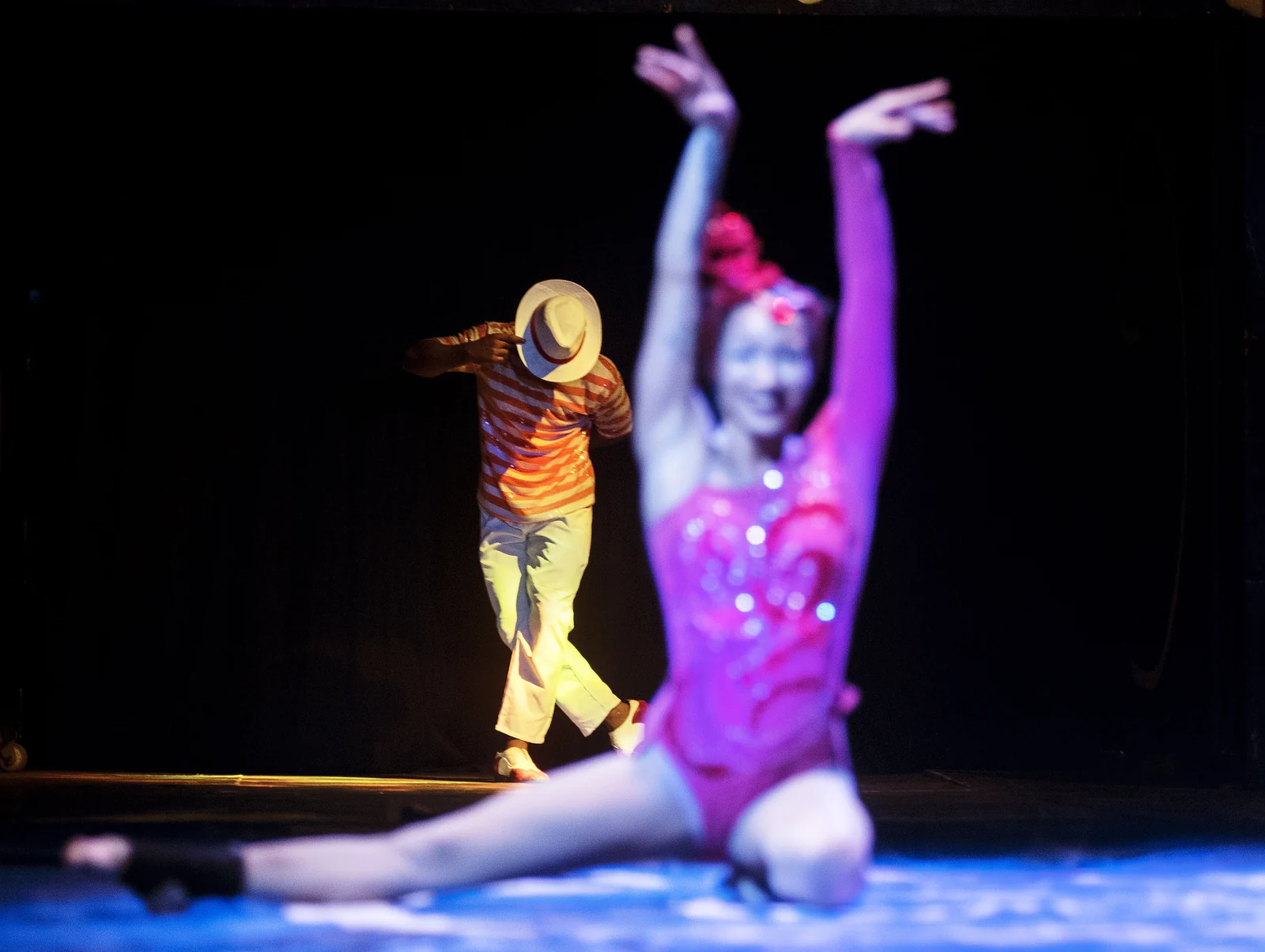 Circo ocupa o Teatro Carlos Gomes com musical afro-brasileiro