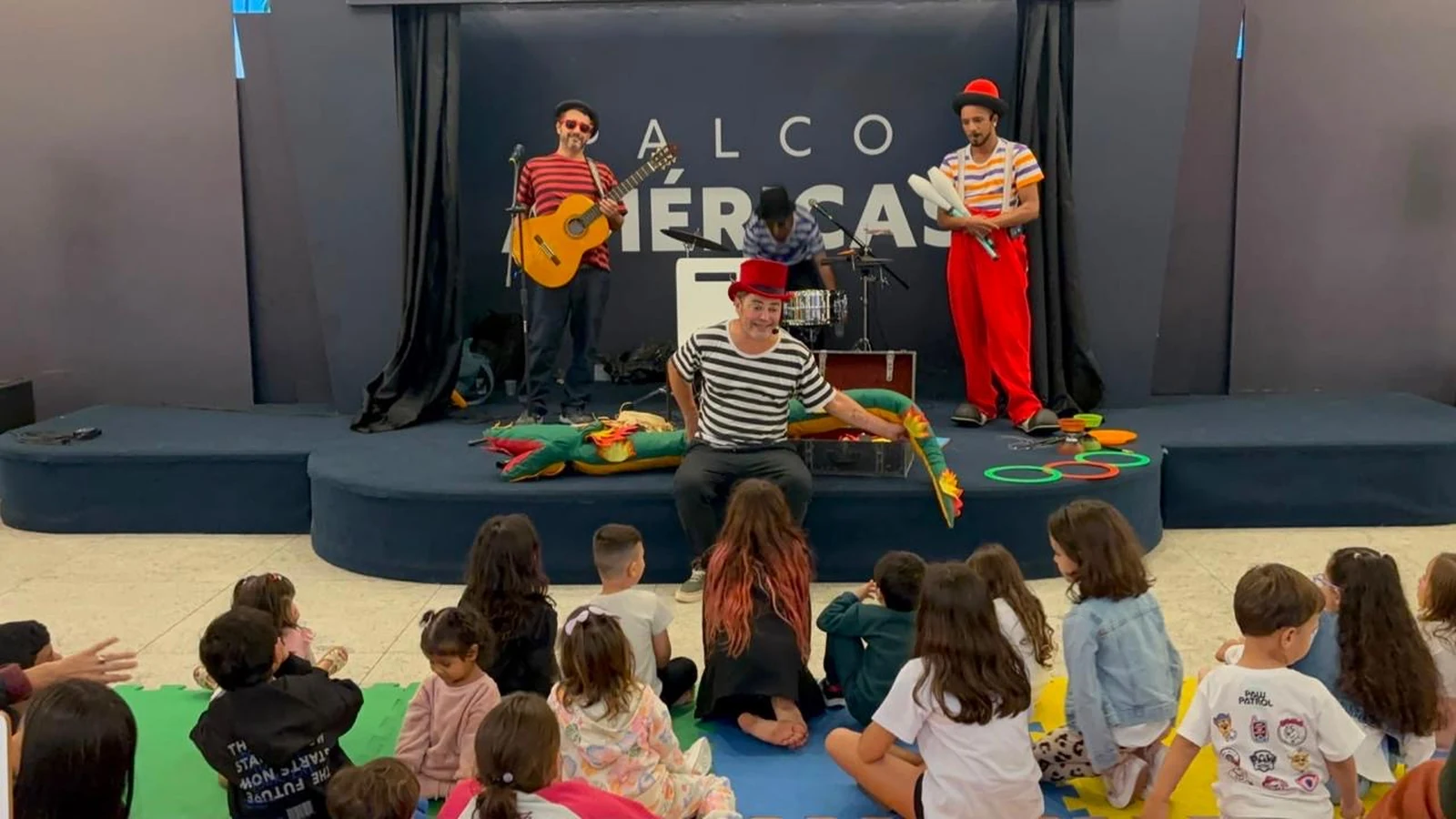 clubinho reune teatro oficinas e magica gratuita aos domingos featured