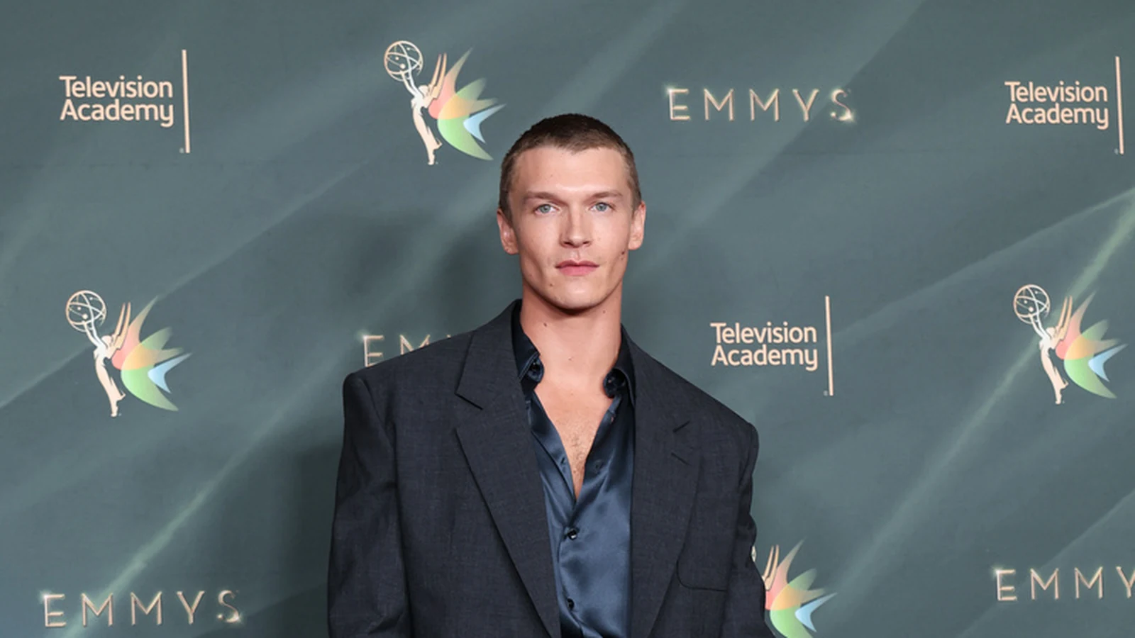 connor storrie veste saint laurent no creative arts emmy awards featured