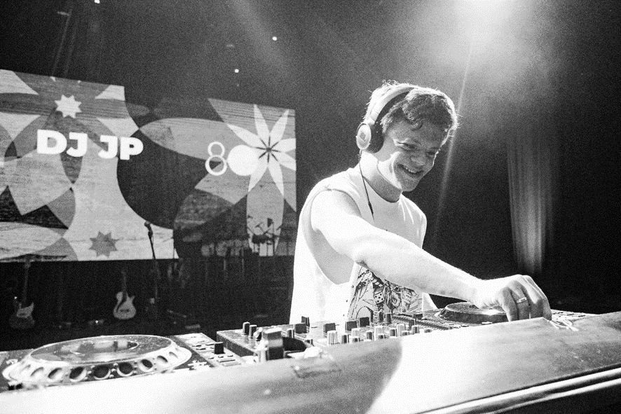 DJ JP faz história ao levar brasilidade aos palcos do Rock in Rio 1 DJ JP faz história ao levar brasilidade aos palcos do Rock in Rio