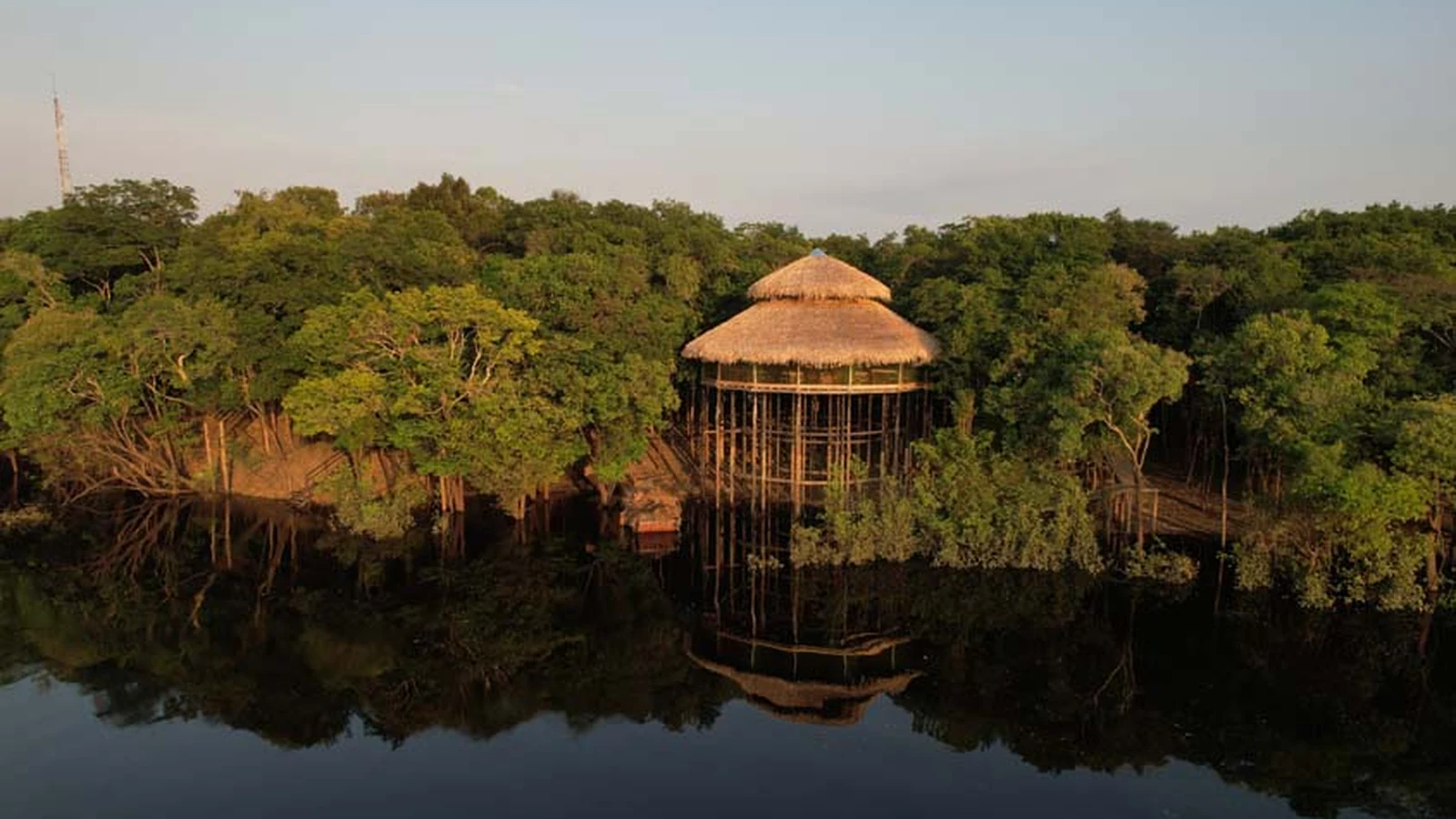 dormir em redes na amazonia vira experiencia noturna em hotel de selva featured