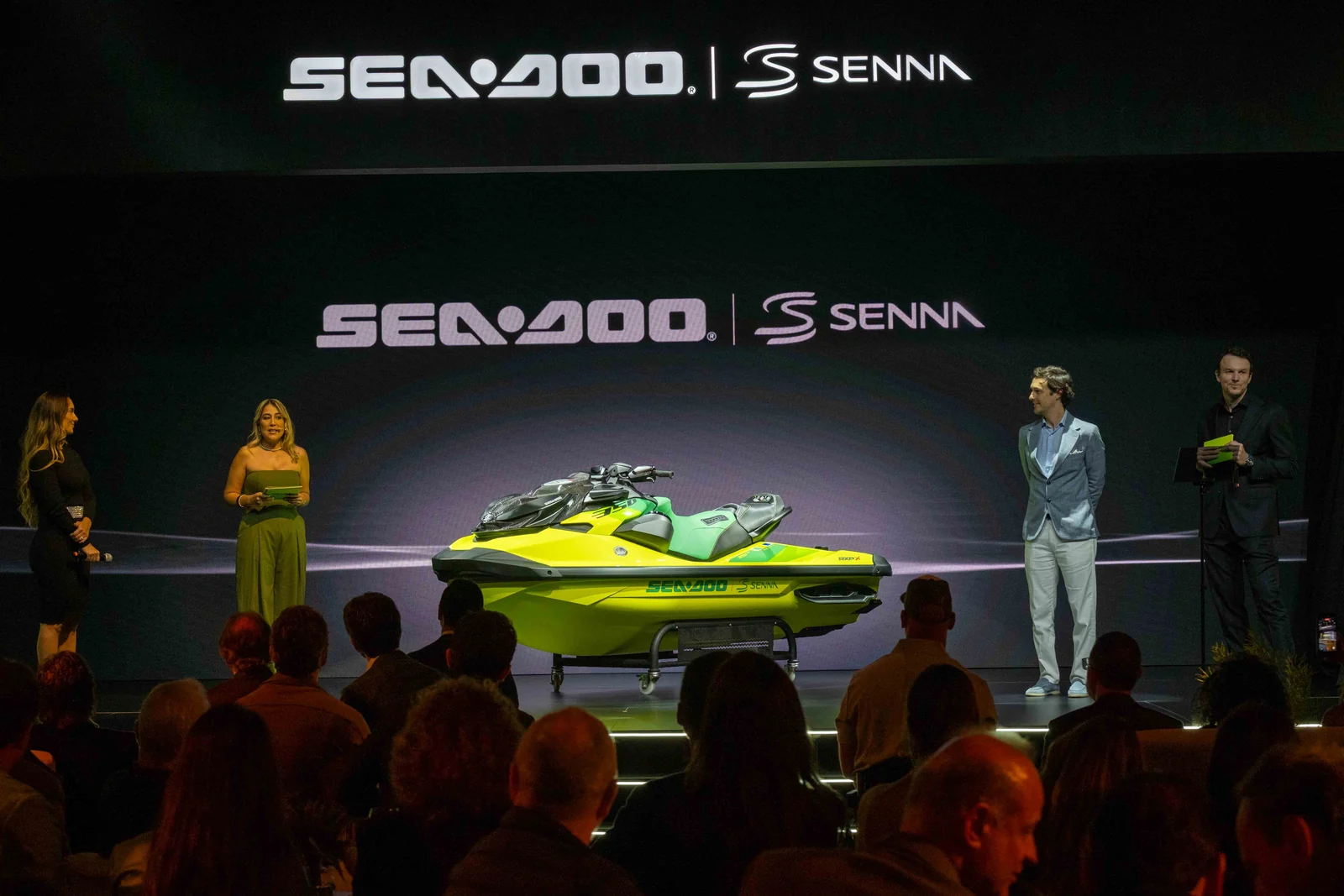Edição limitada homenageia o tricampeonato de Ayrton Senna na água