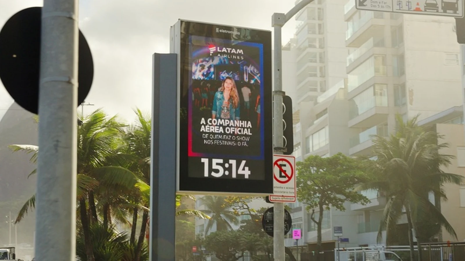 eletromidia projeta 1 9 bilhao de impactos no rock in rio featured