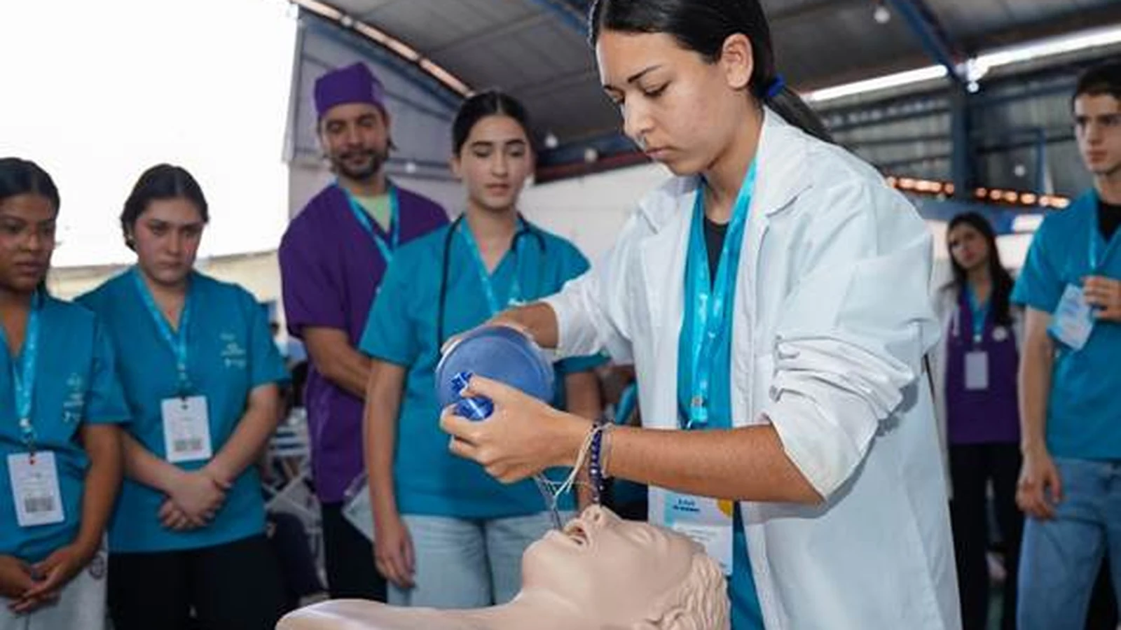 escola vira hospital com simulacao medica e atores em campinas featured