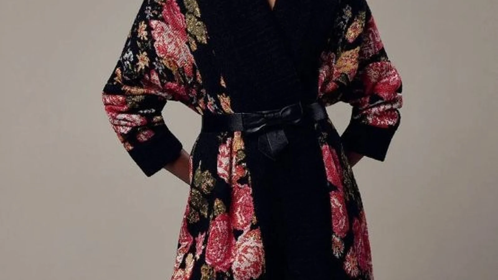 estampas florais ganham novas versoes para renovar o guarda roupa featured