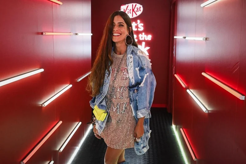 Famosas testam estande com agendamento sem filas no Rock in Rio