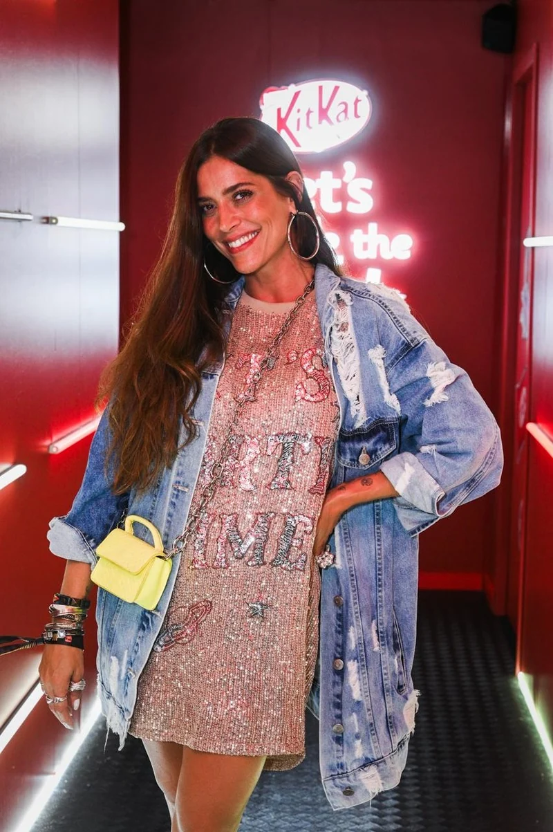 Famosas testam estande com agendamento sem filas no Rock in Rio