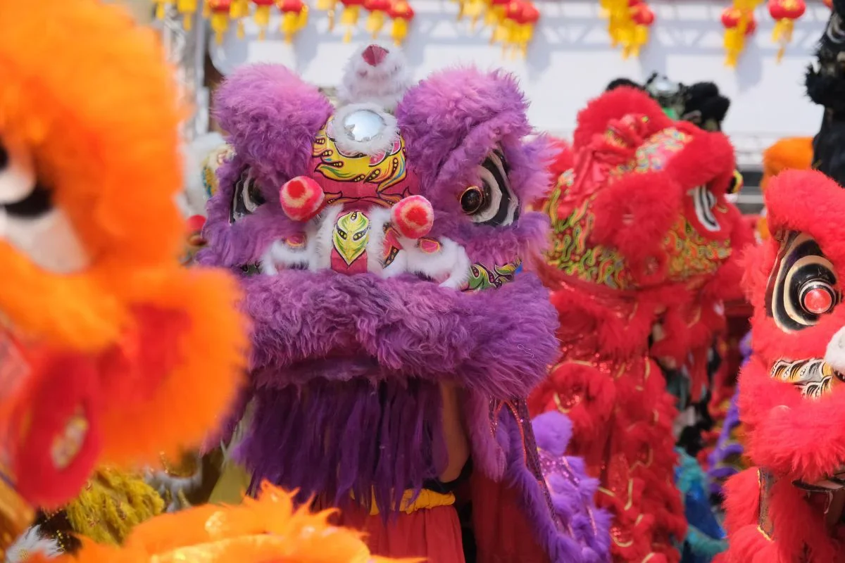 Festival da Lua une mitos antigos, banquetes e desfile gigante