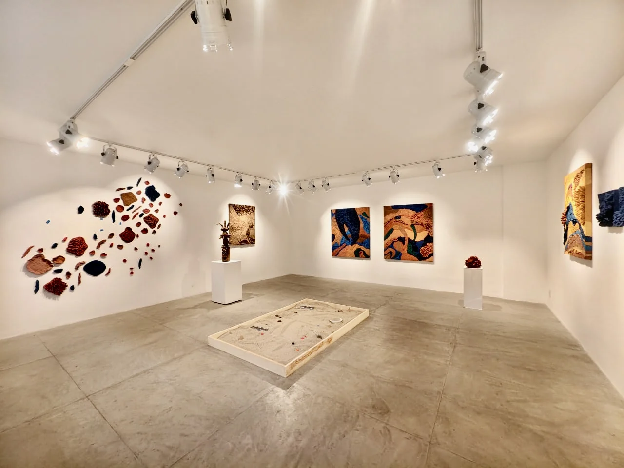 Galeria no Pavão-Pavãozinho recebe mostra que transforma lixo em arte