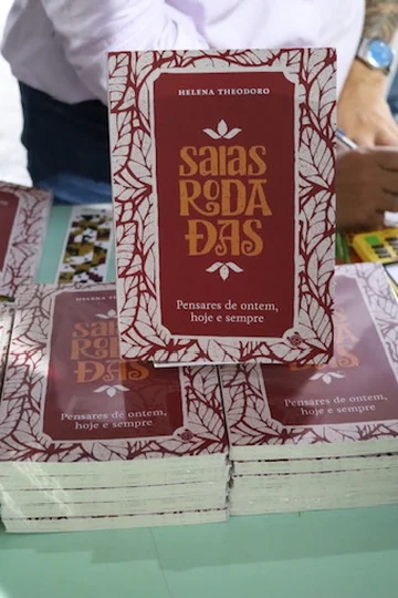 Helena Theodoro inaugura debates literários na Biblioteca Maju Coutinho