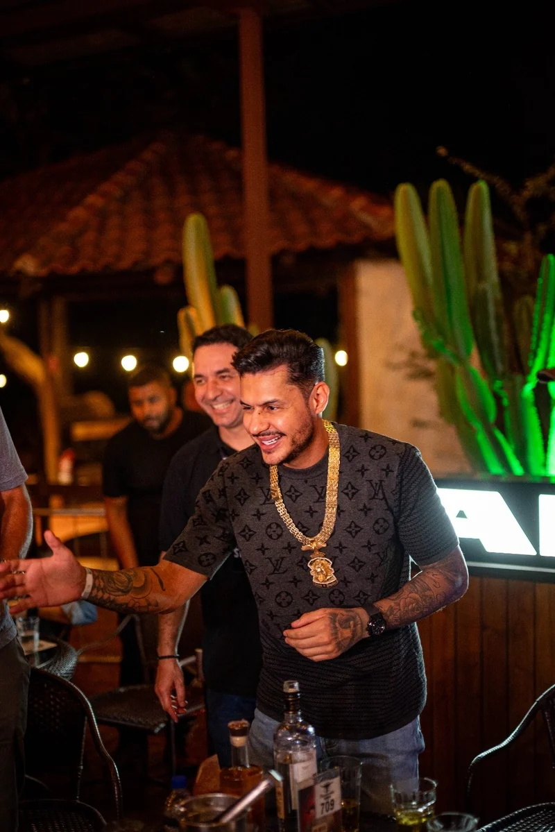 Hungria invade palco sertanejo de surpresa em Brasília e agita madrugada 2 Hungria invade palco sertanejo de surpresa em Brasília e agita madrugada