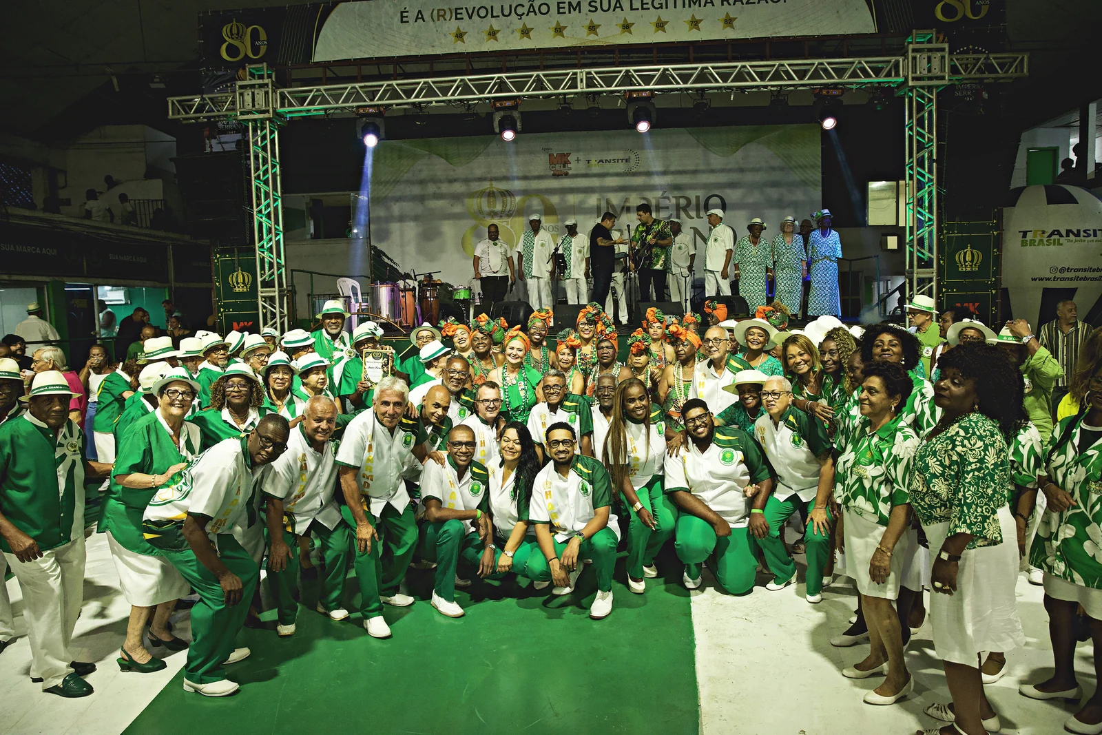 Império Serrano decide samba do Carnaval 2027 em noite de decisão