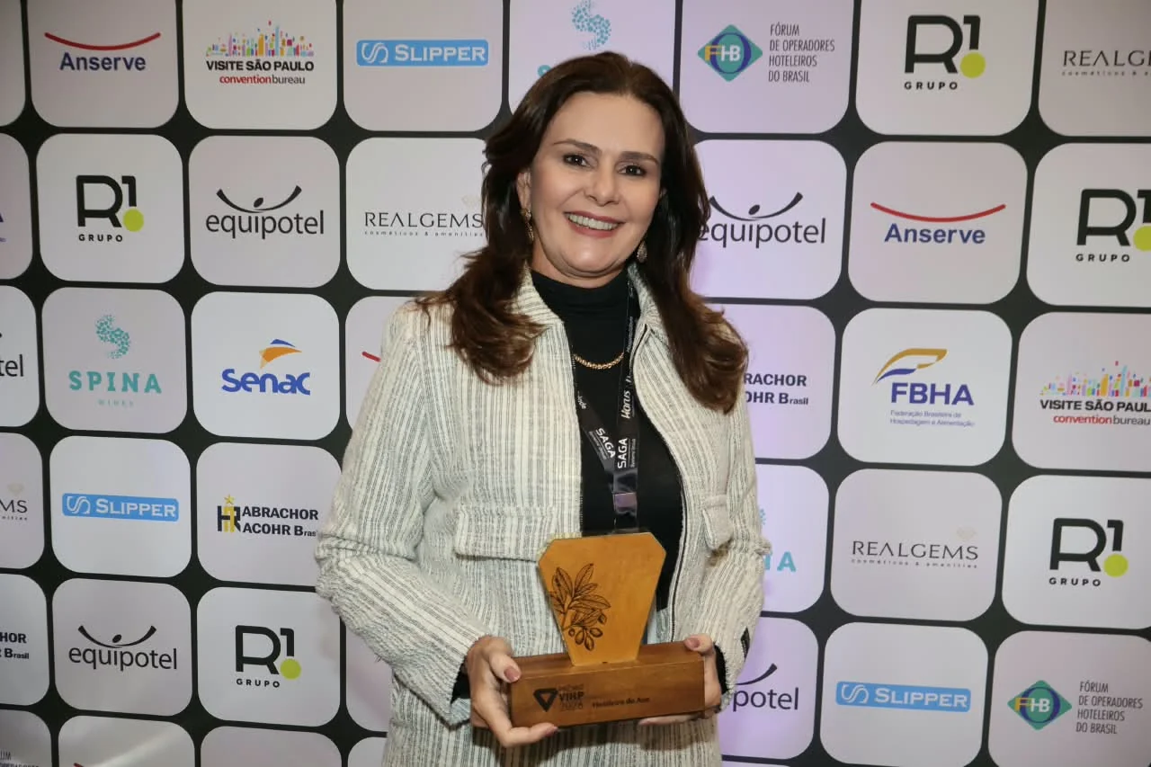 Ivana Bezerra vence Prêmio VIHP como Hoteleira do Ano