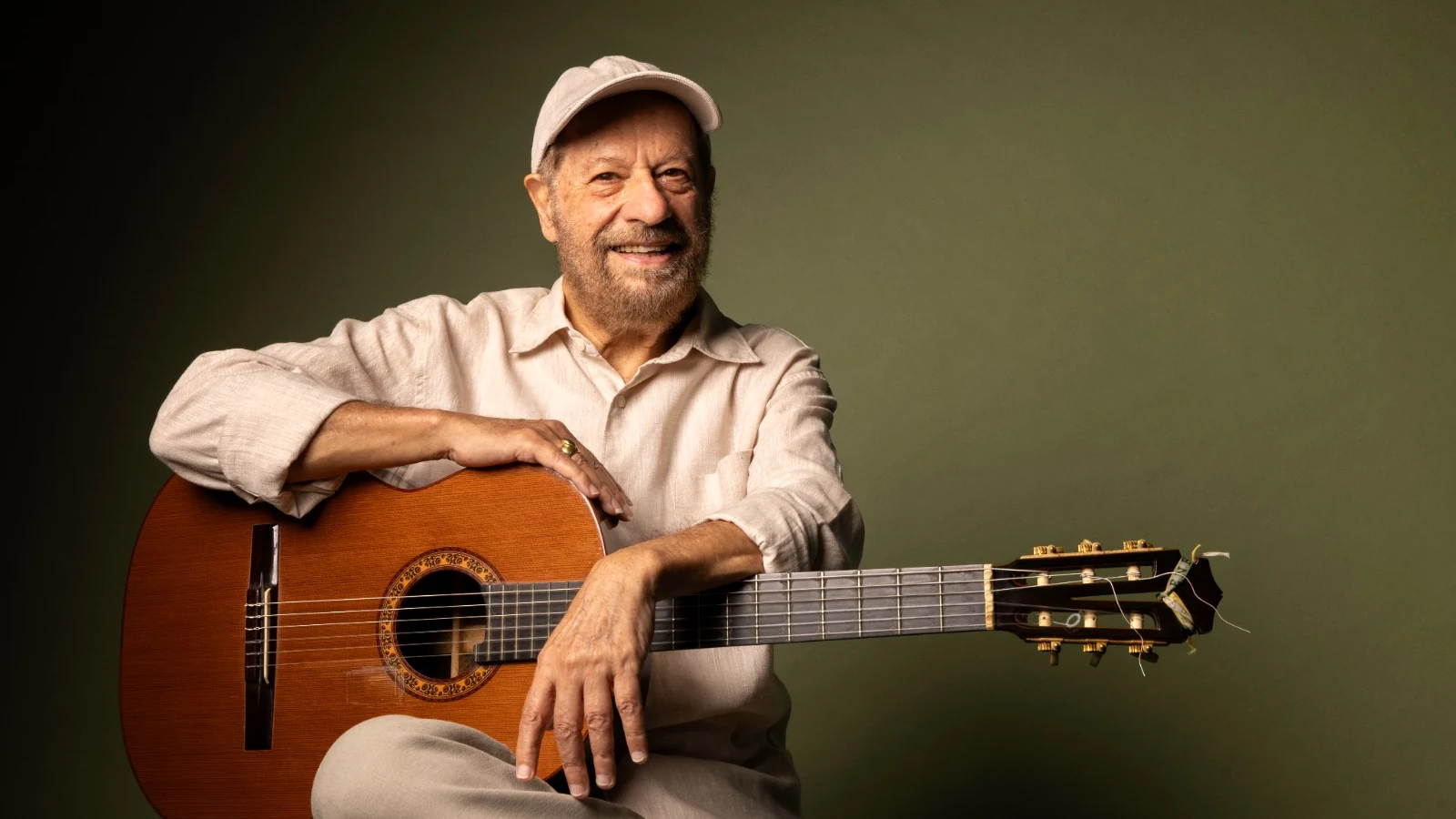 joao bosco reune tiago iorc e hamilton de holanda nos 80 anos no rio featured