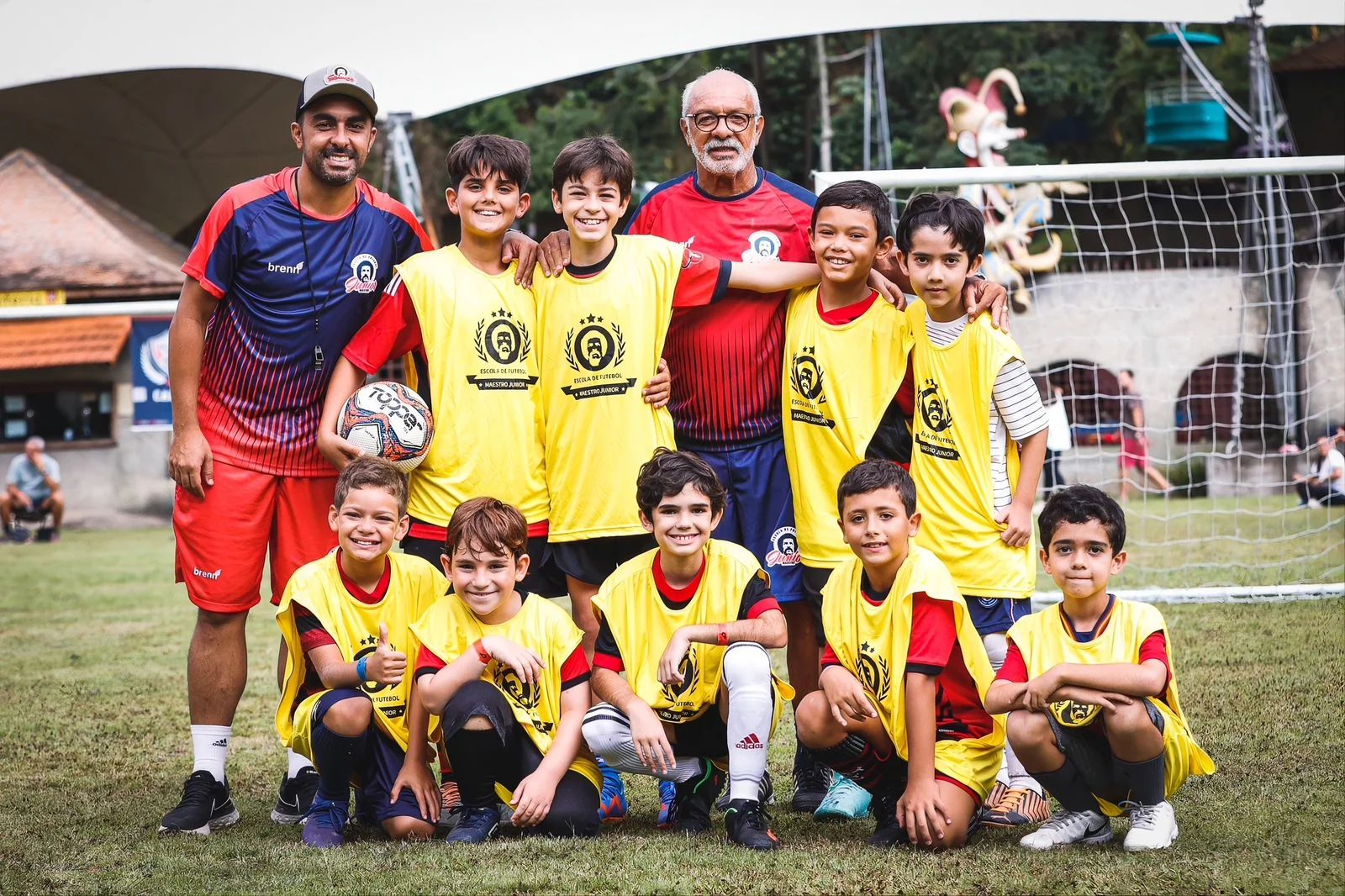 Júnior comanda escolinha de futebol no Le Canton no Dia da Criança 1 Júnior comanda escolinha de futebol no Le Canton no Dia da Criança