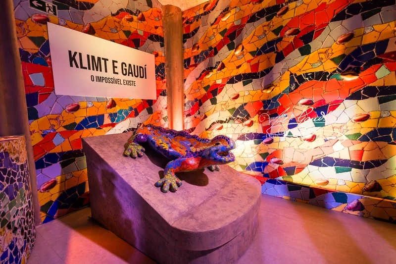 Klimt e Gaudí entra na reta final com projeções monumentais