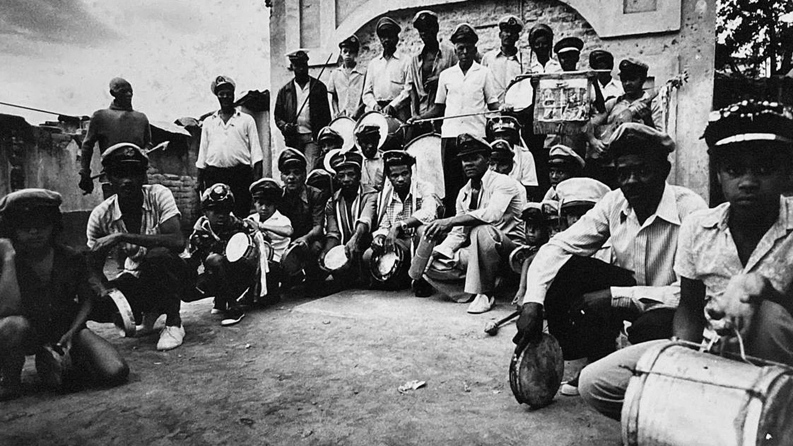 leo gandelman revela faceta fotografica em mostra historica no rio featured