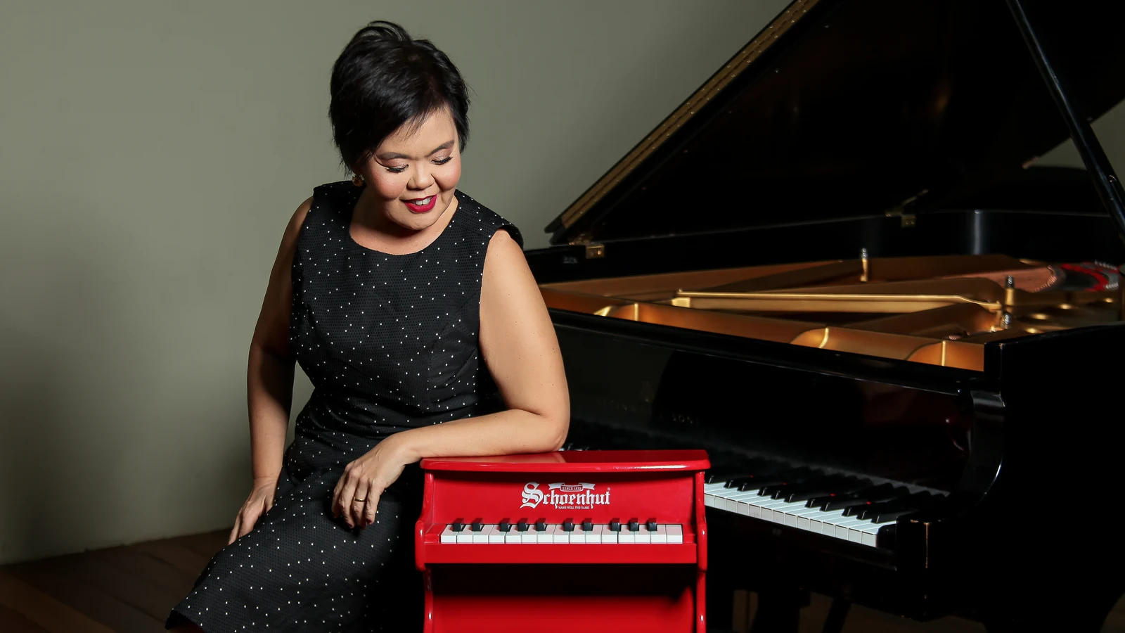 luciana noda une piano e toy pianos em recital gratuito em perdizes featured