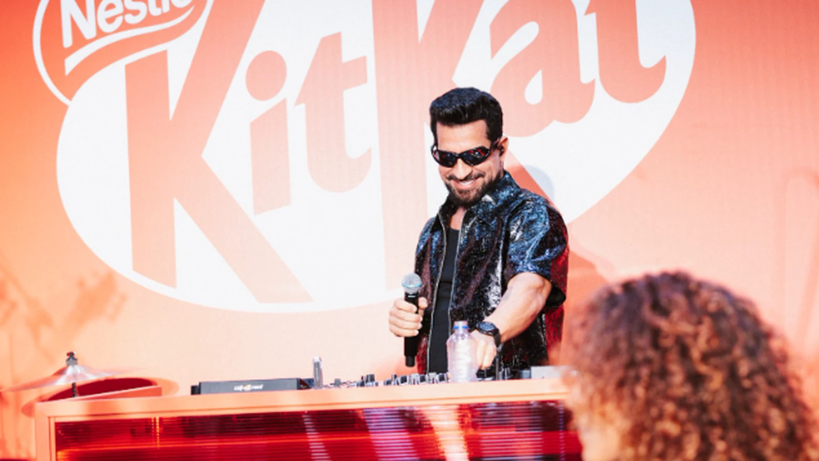 luisa sonza e dennis dividem palco no mar em esquenta para o rock in rio featured