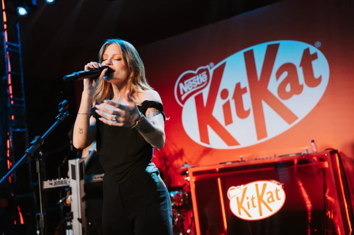 Luísa Sonza e Dennis dividem palco no MAR em esquenta para o Rock in Rio