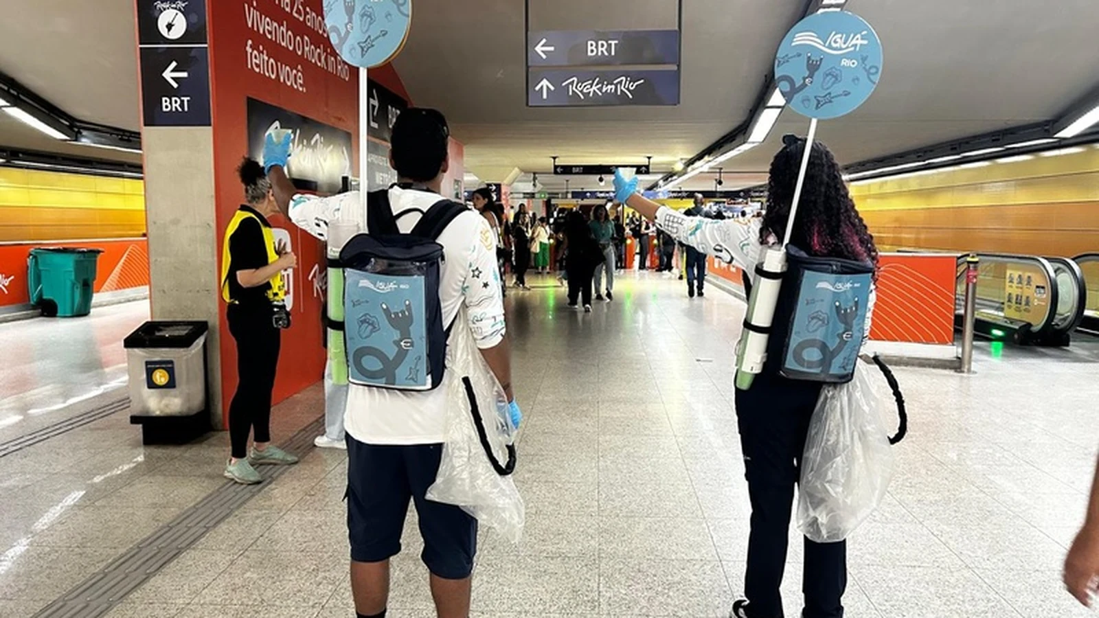 metrorio e igua distribuem agua gratis no caminho para o rock in rio featured