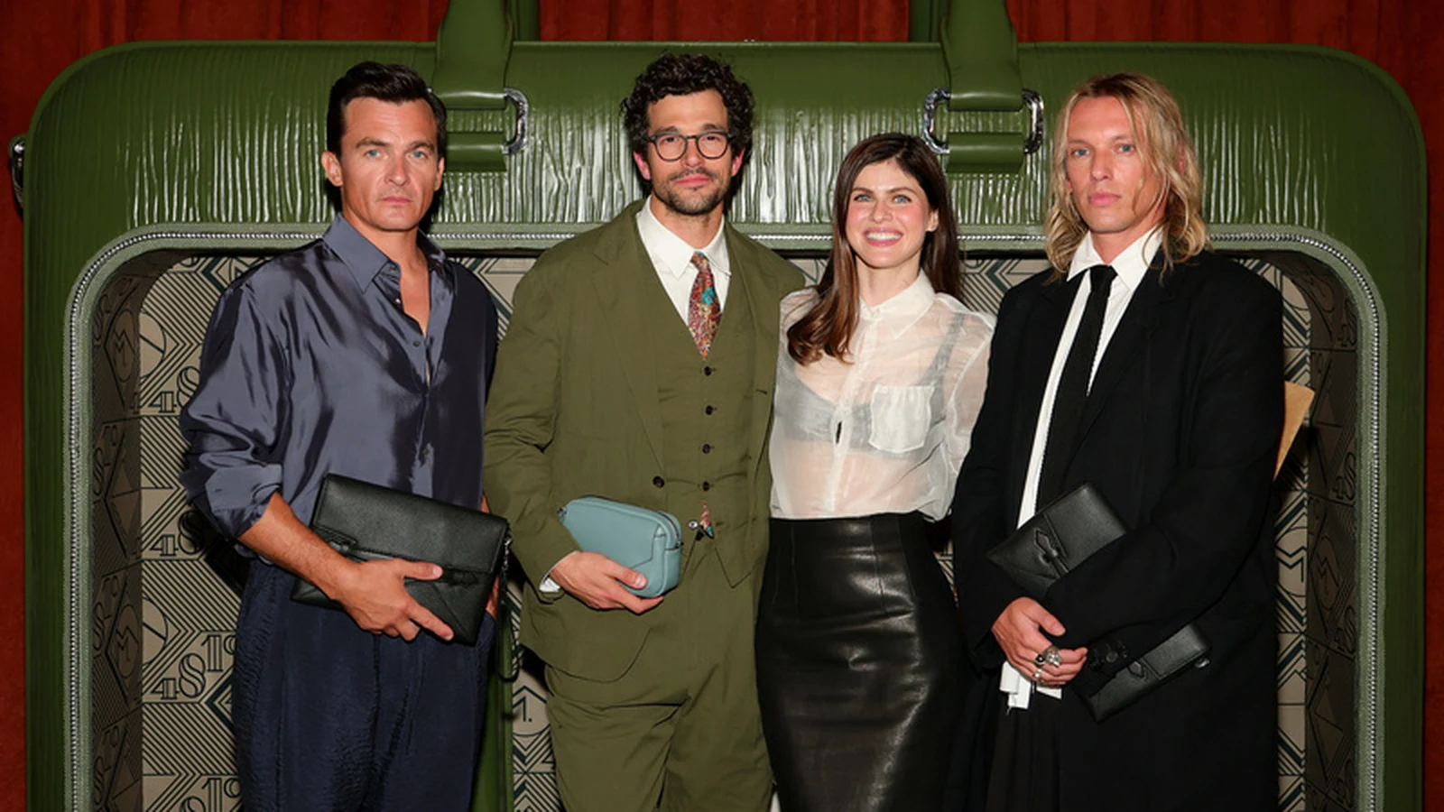 montblanc celebra 100 anos de artigos de couro na nyfw featured