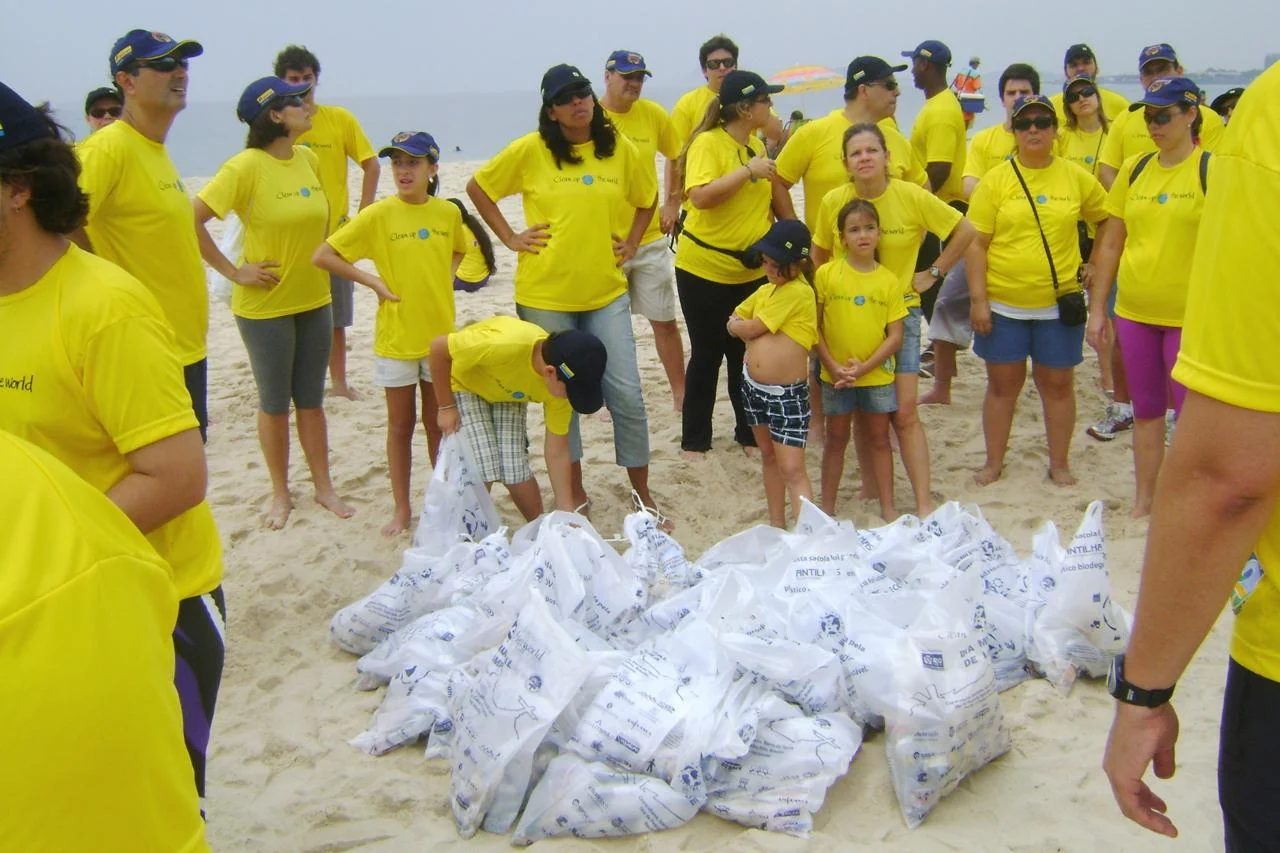 Mutirão Clean Up The World mobiliza praias do Rio e Ilha Grande 1 Mutirão Clean Up The World mobiliza praias do Rio e Ilha Grande