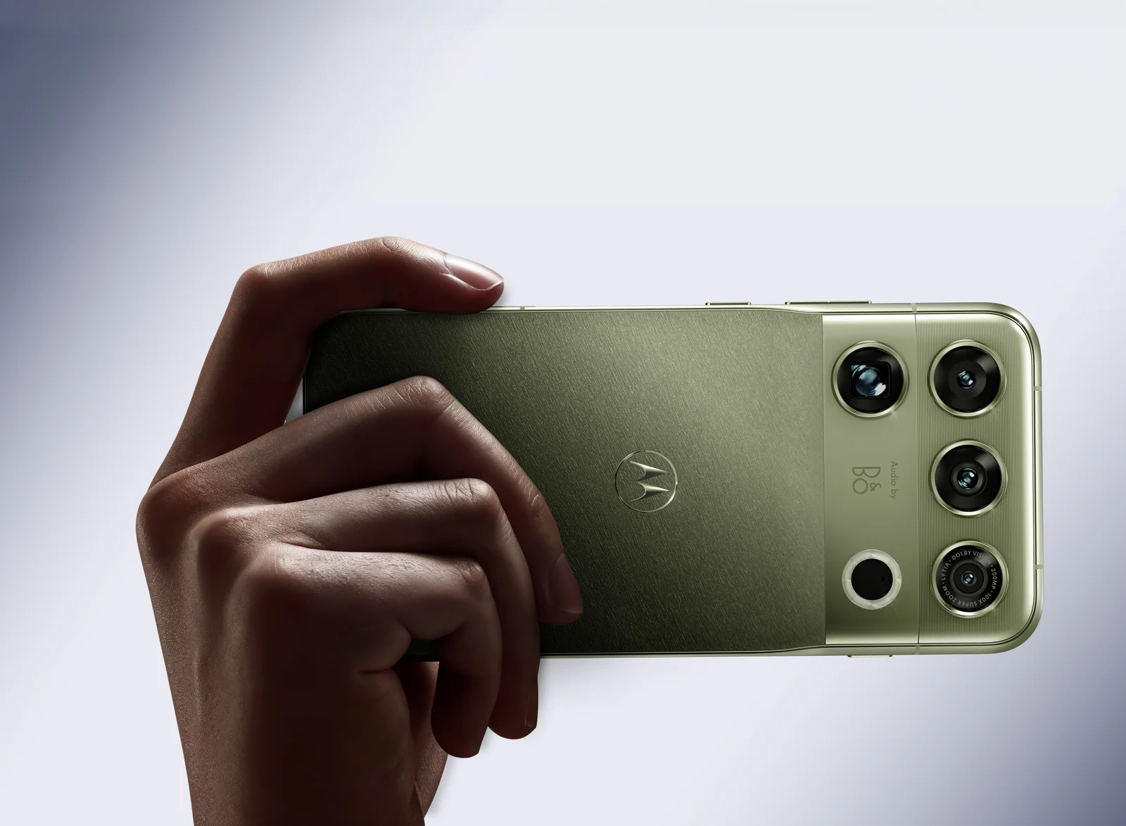 Novo Motorola Signature 27 une câmera de 200 MP e 7 anos de update