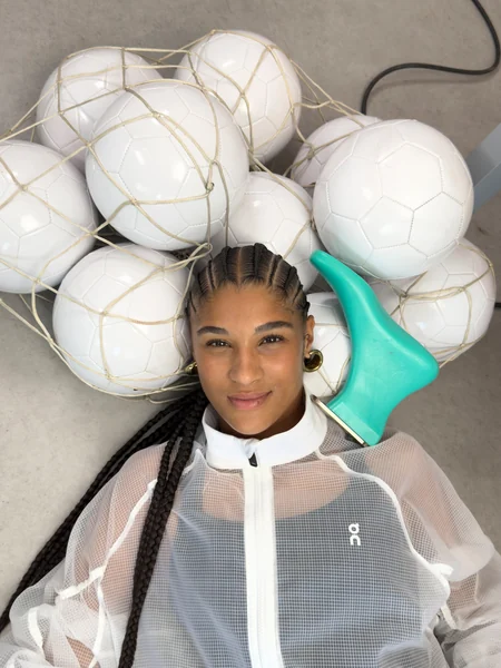 On estreia no futebol com Kylian Mbappé e Thierry Henry 2 On estreia no futebol com Kylian Mbappé e Thierry Henry