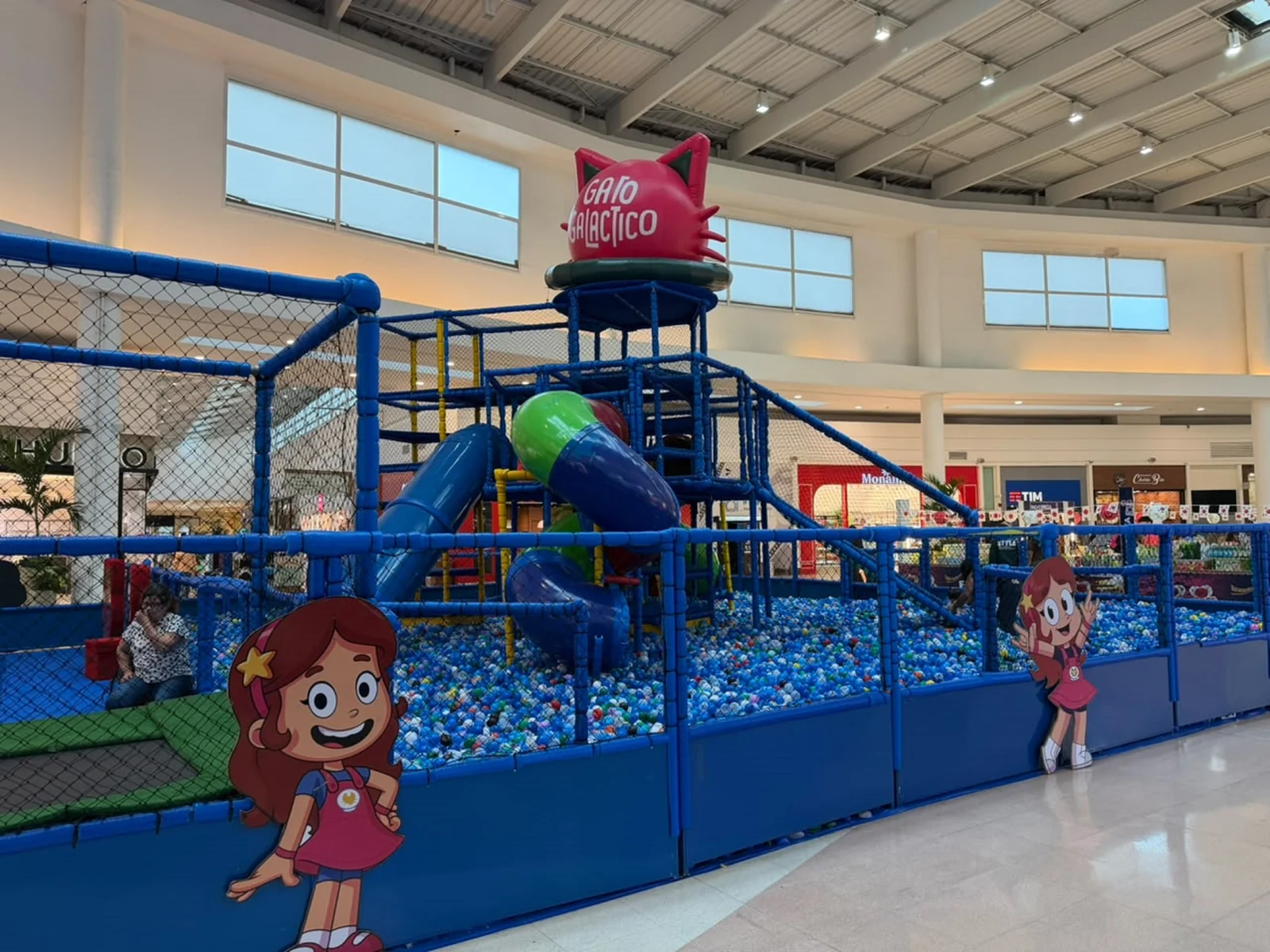 Parque temático do Gato Galáctico traz circuito recreativo infantil