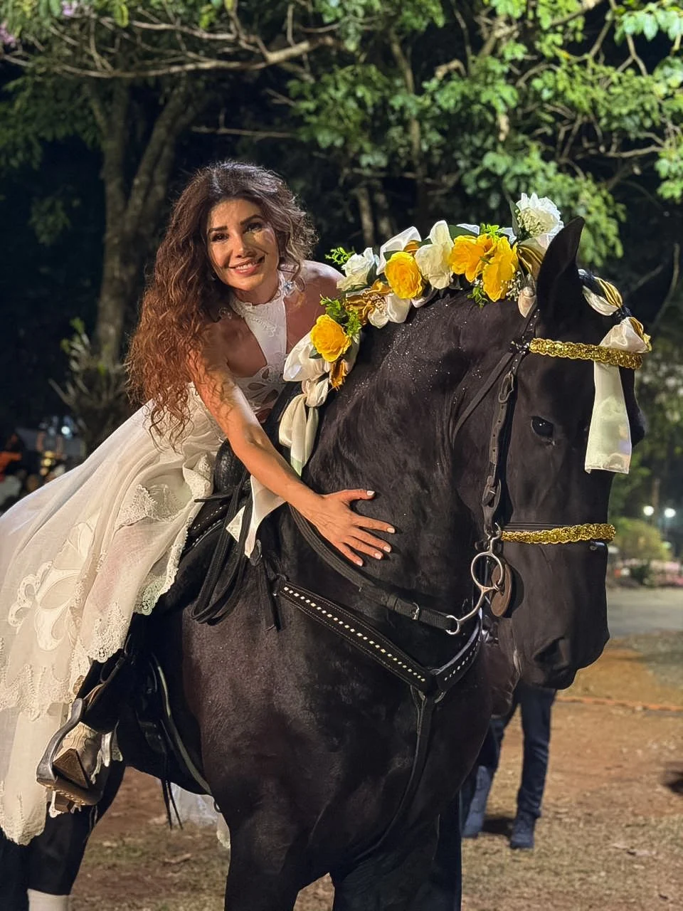 Paula Fernandes emociona arena de Barretos em retorno após 10 anos