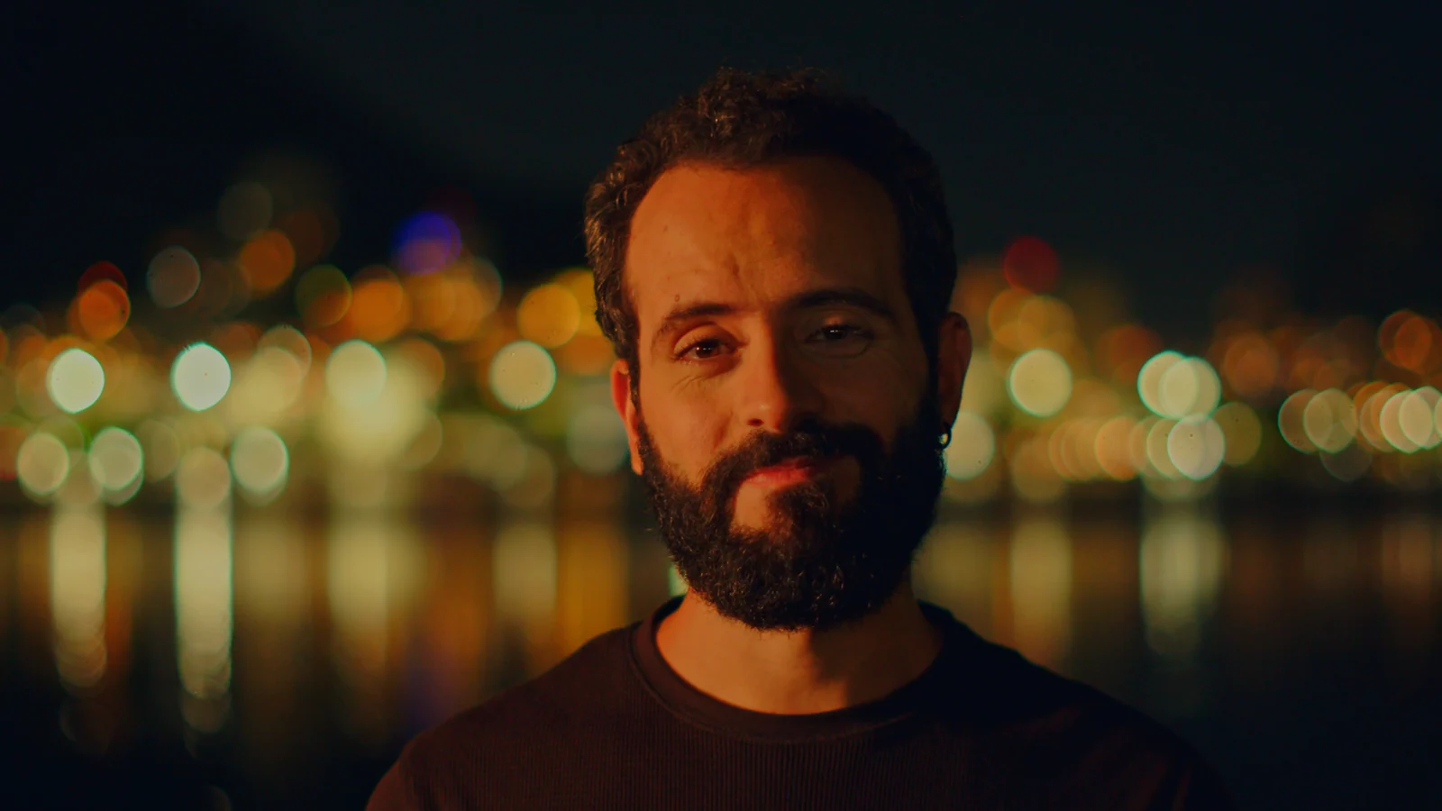 Rodrigo Torrero une britpop e Clube da Esquina em novo single