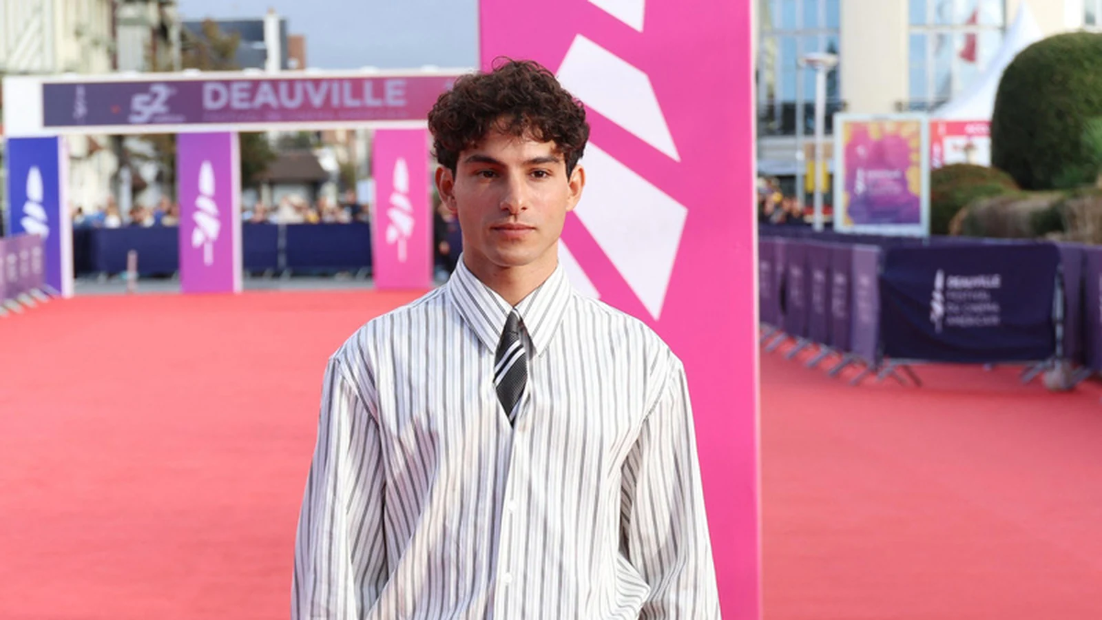 sayyid el alami veste saint laurent no festival de cinema de deauville featured