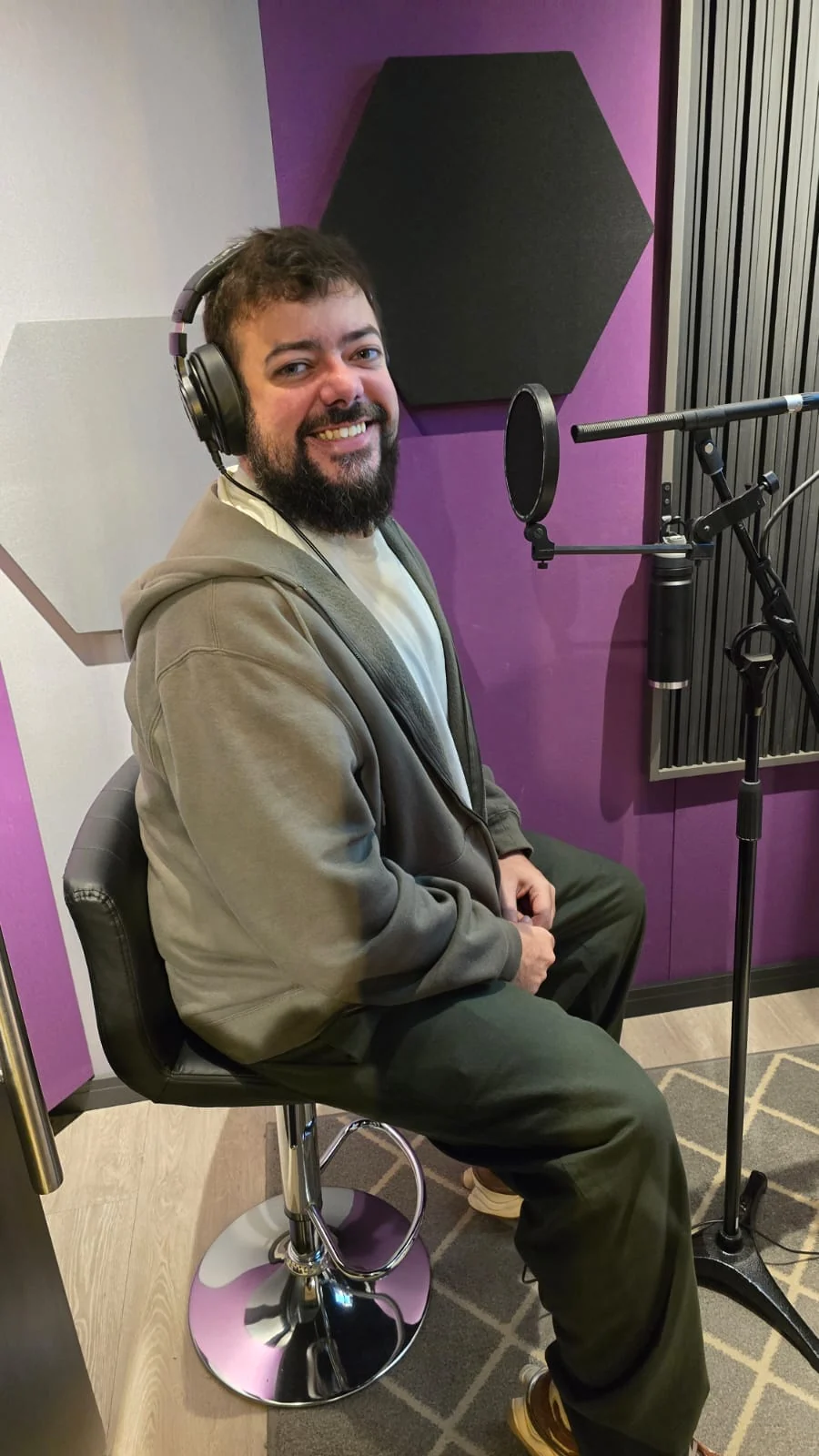 Sérgio Cantú assume voz de Dylan Faden no novo CONTROL Resonant 4 Sérgio Cantú assume voz de Dylan Faden no novo CONTROL Resonant