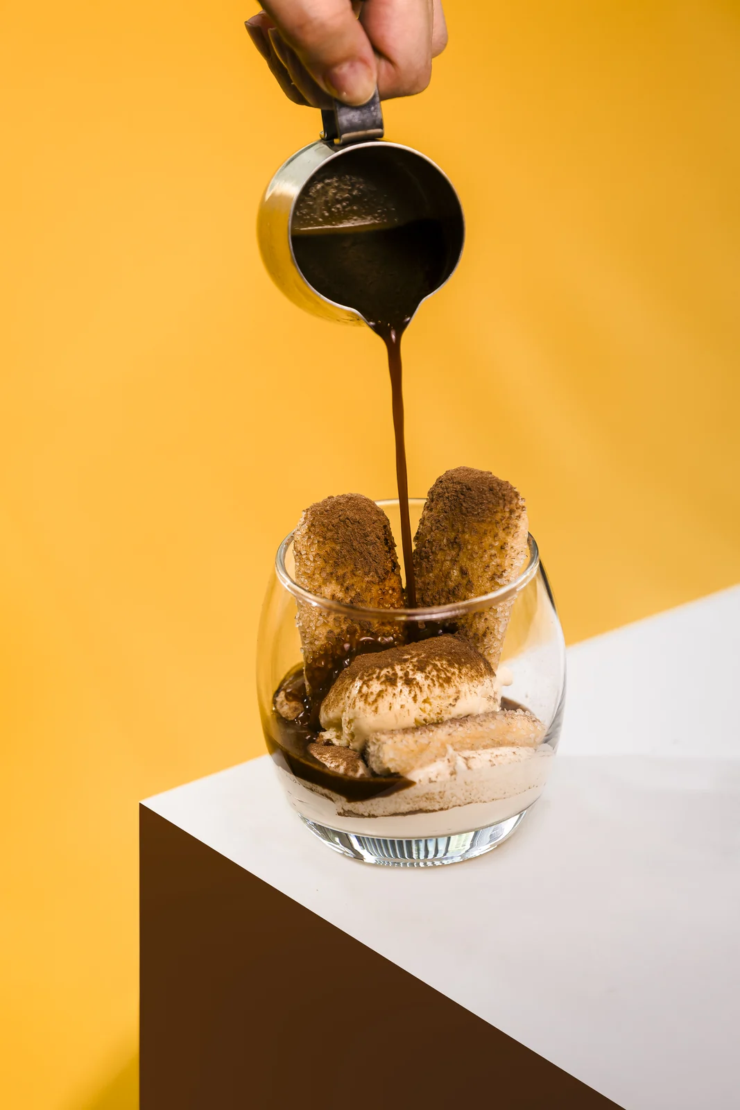 Sterna Café transforma tiramisu em affogato para a primavera