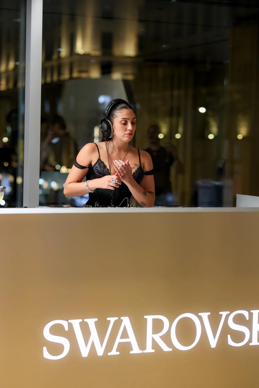 Swarovski redefine design com coleção inspirada em copo-de-leite