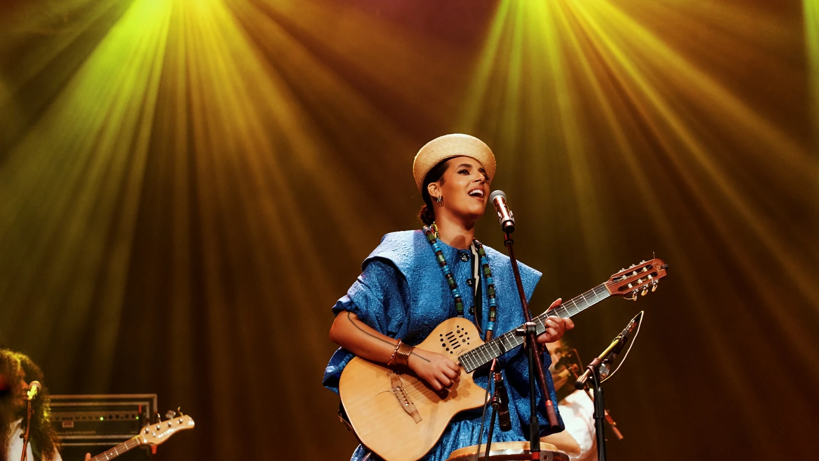 taina santos une tambores de terreiro e mpb no show travessia featured