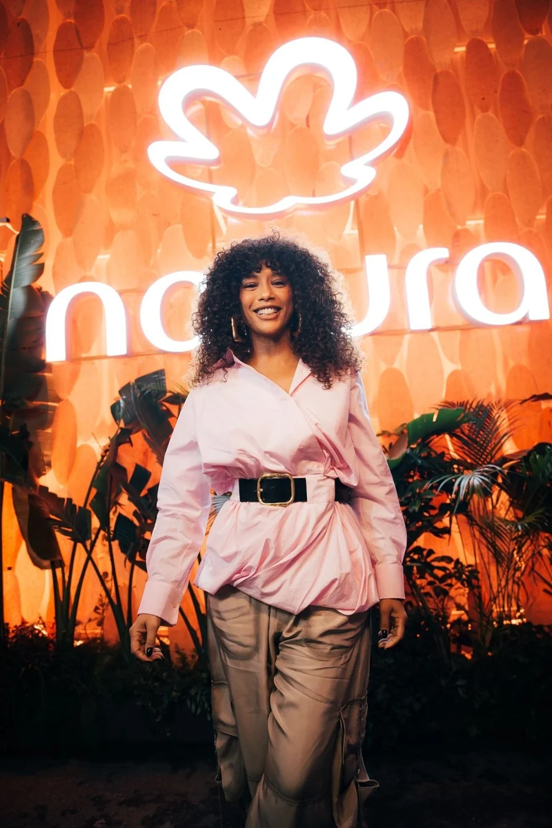 Taís Araujo reflete sobre música, beleza prática e diversidade