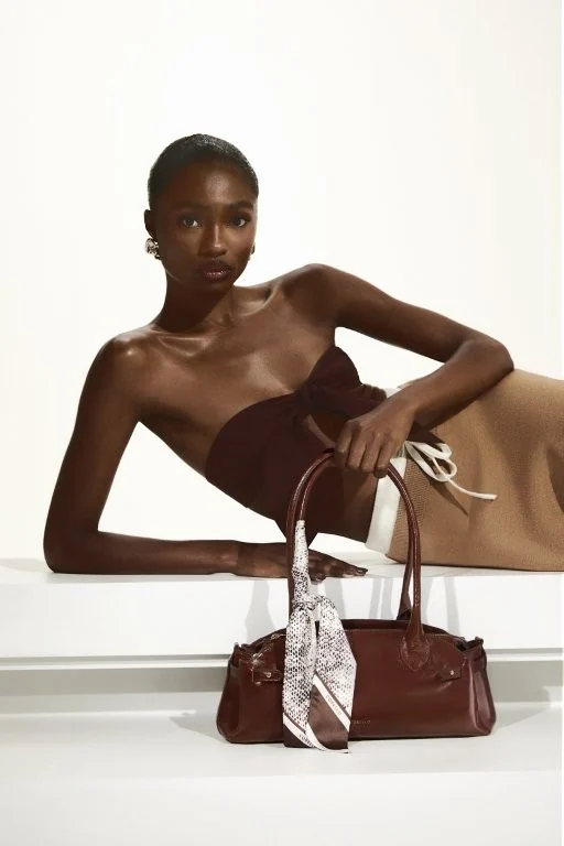 Texturas de python e ráfia definem sapatos e bolsas para o verão 13 Texturas de python e ráfia definem sapatos e bolsas para o verão