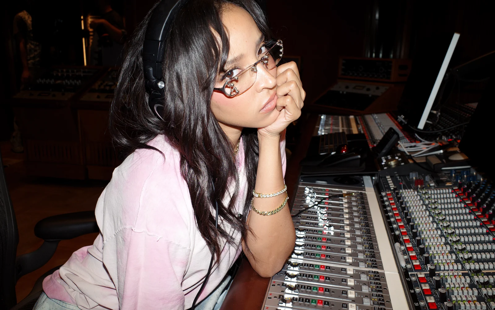 Tinashe lança álbum Popstar e esgota shows em tempo recorde