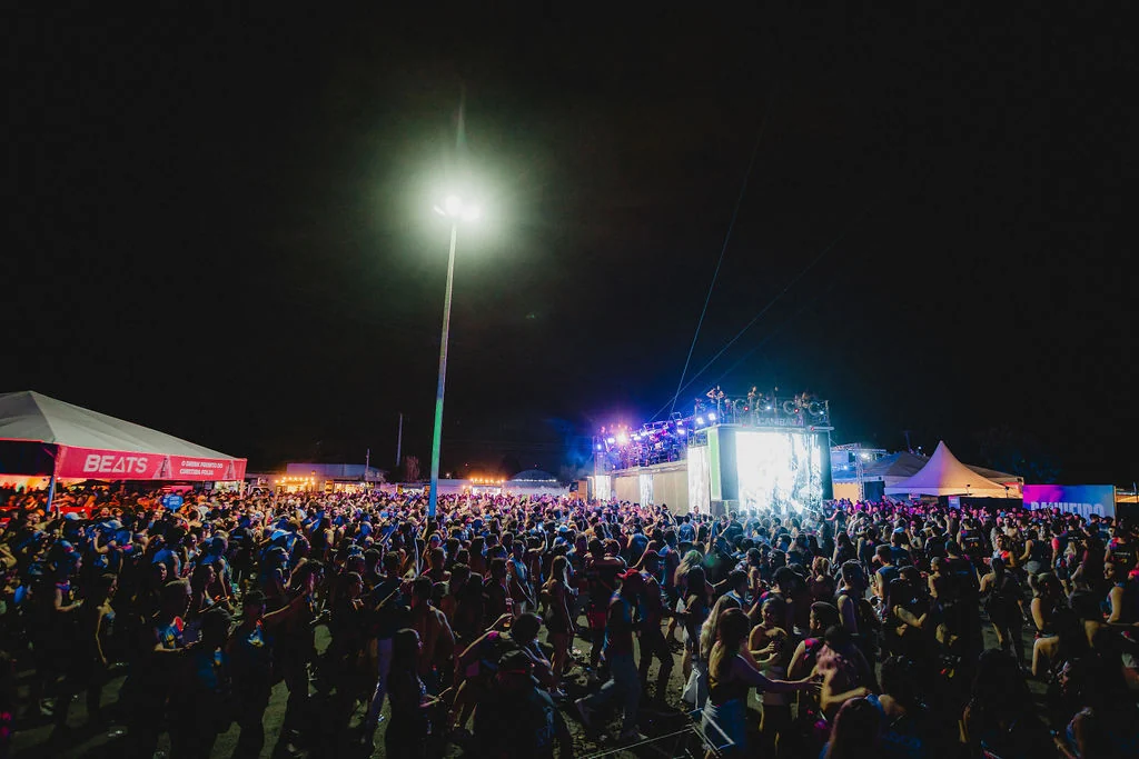 Tomate se junta a Xanddy Harmonia e Parangolé no Curitiba Folia 2026