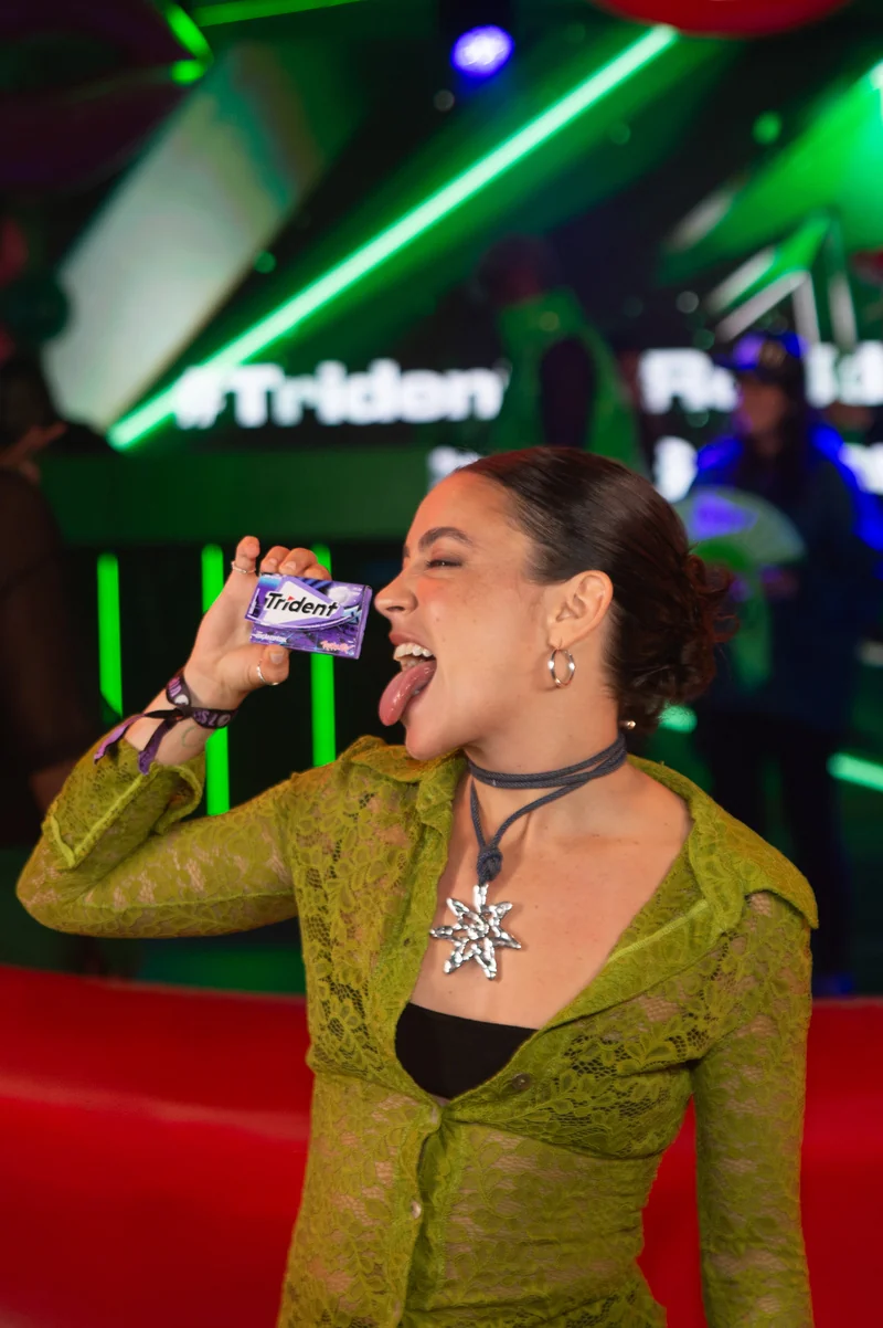 Valen Bandeira mistura renda verde e couro no Rock in Rio 2026