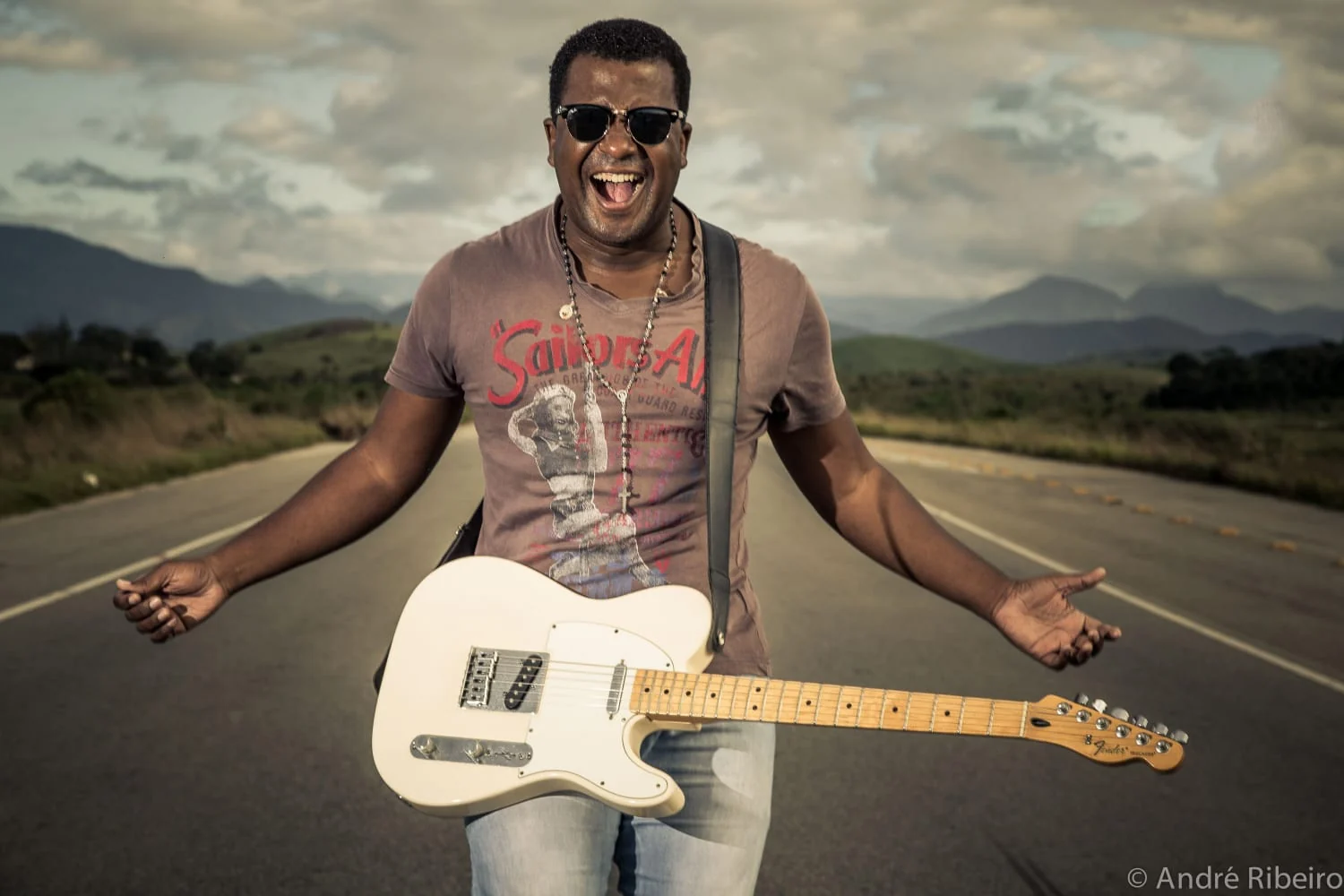 Victor Biglione celebra 50 anos de carreira em shows gratuitos no litoral