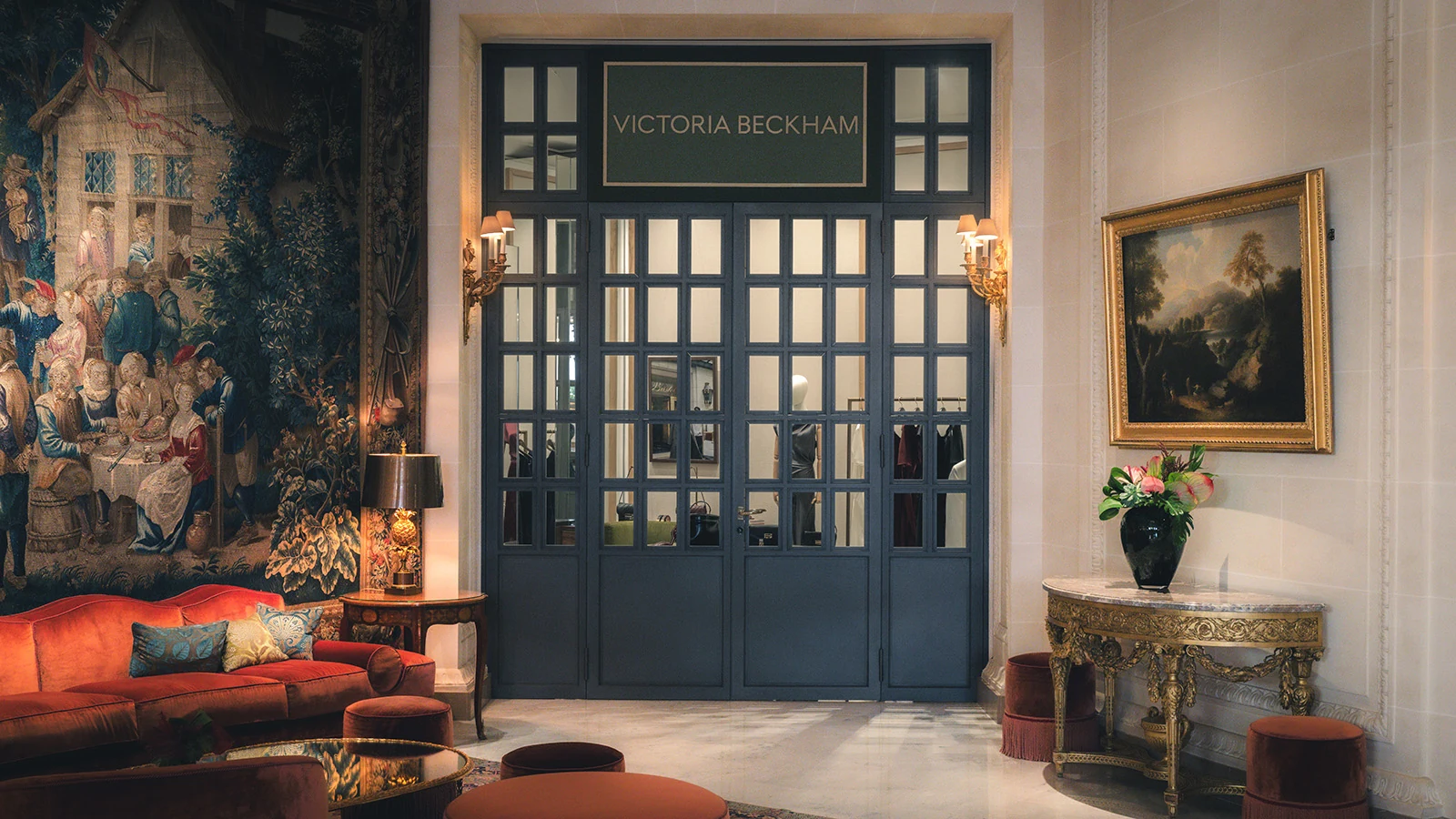 victoria beckham abre pop up inedita no le bristol paris featured