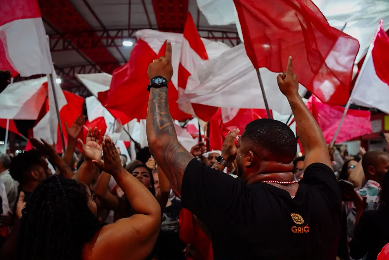 Viradouro define hino de 2027 entre três parcerias em noite de decisão