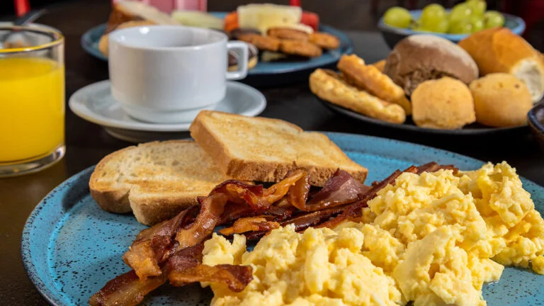 WZ Hotel Jardins abre buffet de café da manhã em festival gastronômico
